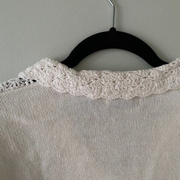 Basic Editions Vintage White Crochet Top with Scalloped Edges (Medium) - Picture 8 of 11